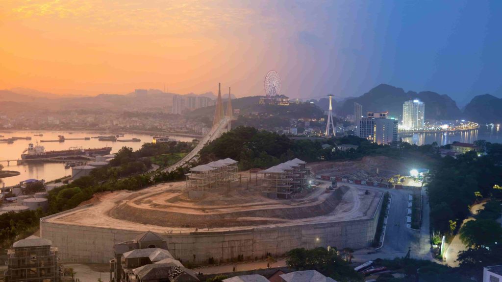 phoenix-legend-ha-Long